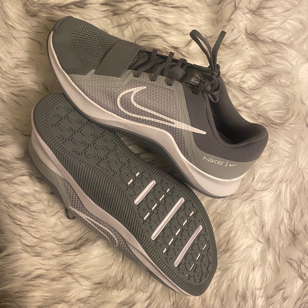 NIKE Athletic Shoes Men’s Size 10